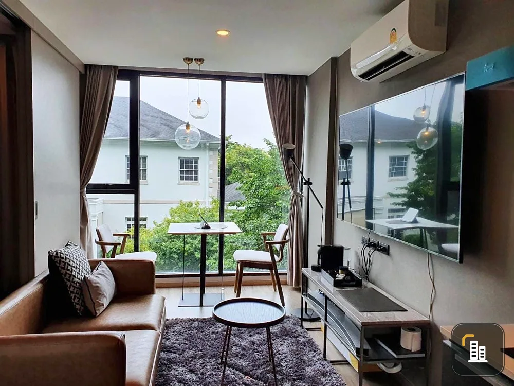 For sale: The Teak Sukhumvit 39, beautiful room like a model room, complete with a set of furniture. You can't miss out on booking it.