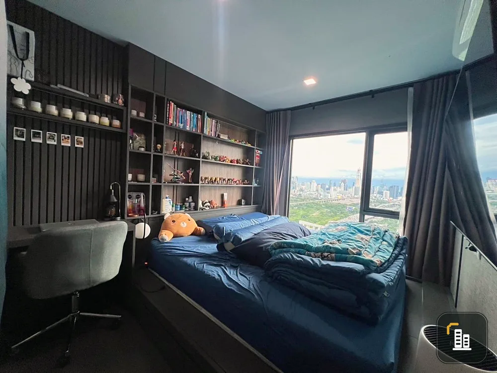 For sale: Life Asoke Rama 9, 40th floor, beautiful view, fully furnished room, great value, must hurry and reserve before it's too late.