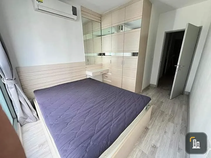 For sale: Ideo Mobi Rama 9, 2 bedrooms, 2 bathrooms, fully built-in furniture, very large balcony, don't miss out.