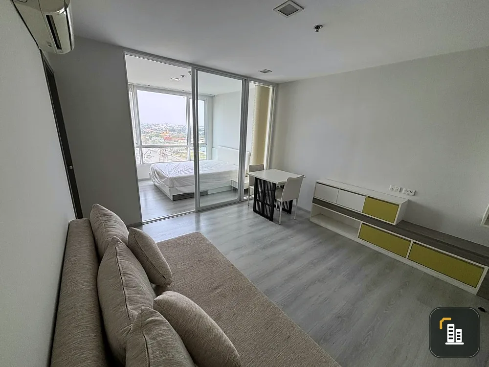 Condo for sale, Greene Chaengwattana, spacious room, partitioned, with built-in furniture. Good like this, reserve now.