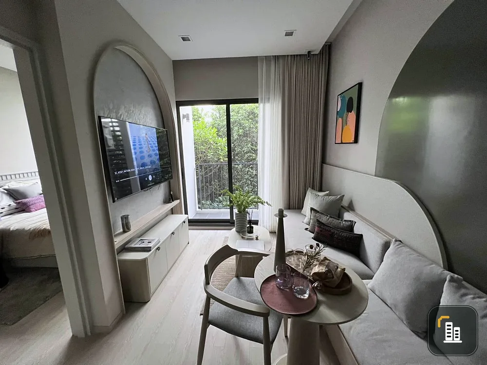 Down payment sale, Reference Sathorn-Wongwian Yai, high floor, spacious room, very private, if you don't book, you'll miss out.