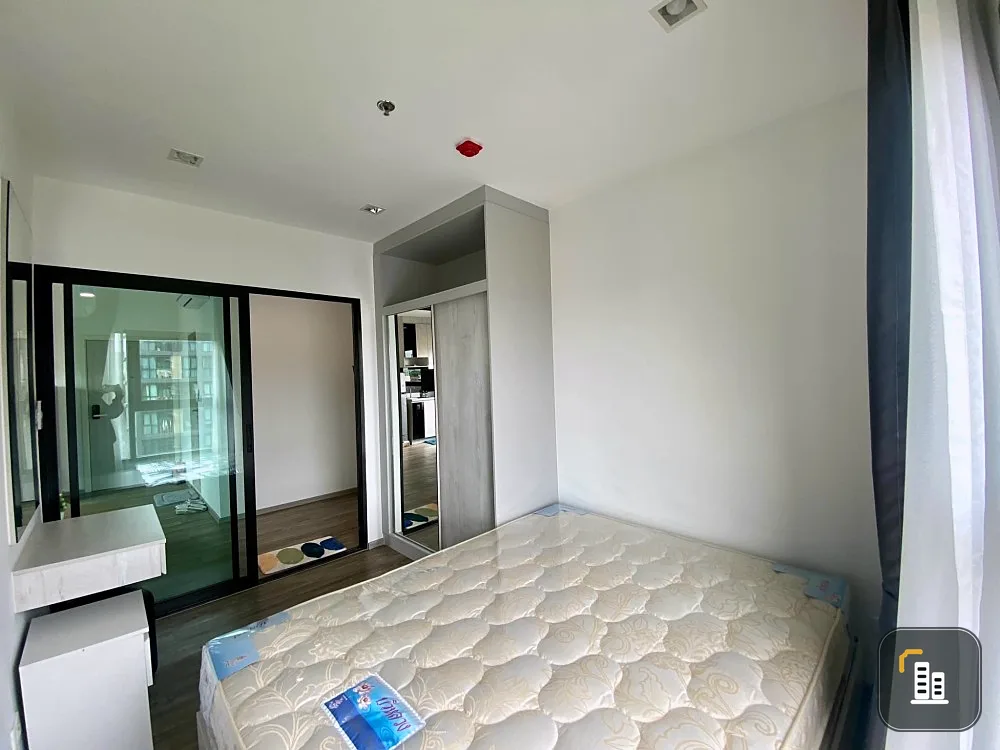For rent: Rich Park Terminal Phahon Yothin 59. This room is comfortable, not cramped, fully furnished. Hurry and book before you miss out.