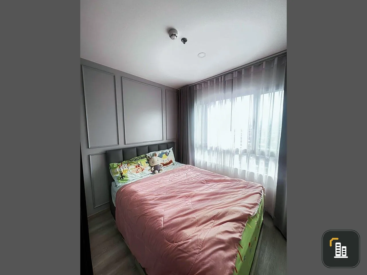 For sale, for rent, Elio Sathorn-Wutthakat, decorated in gray tones with lots of built-in furniture. You can't miss out on booking it.