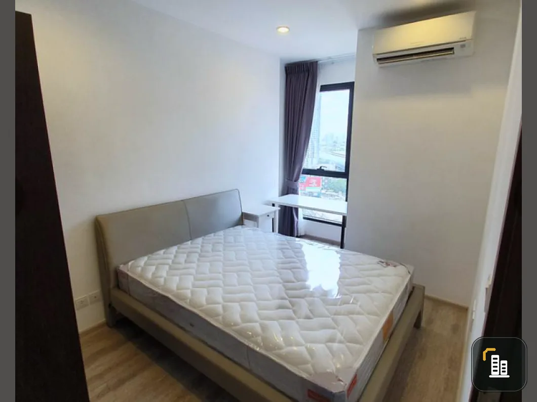 The room is ready, good view, separate kitchen. Just come and be ready! Rent Ideo Mobi Asoke