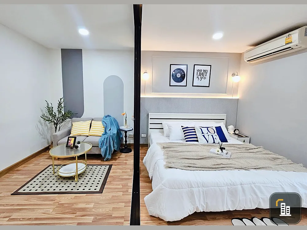 For sale: Regent Home 15 Chaengwattana, beautifully decorated room, looks very stylish, swimming pool view, just bring your bags and move in.