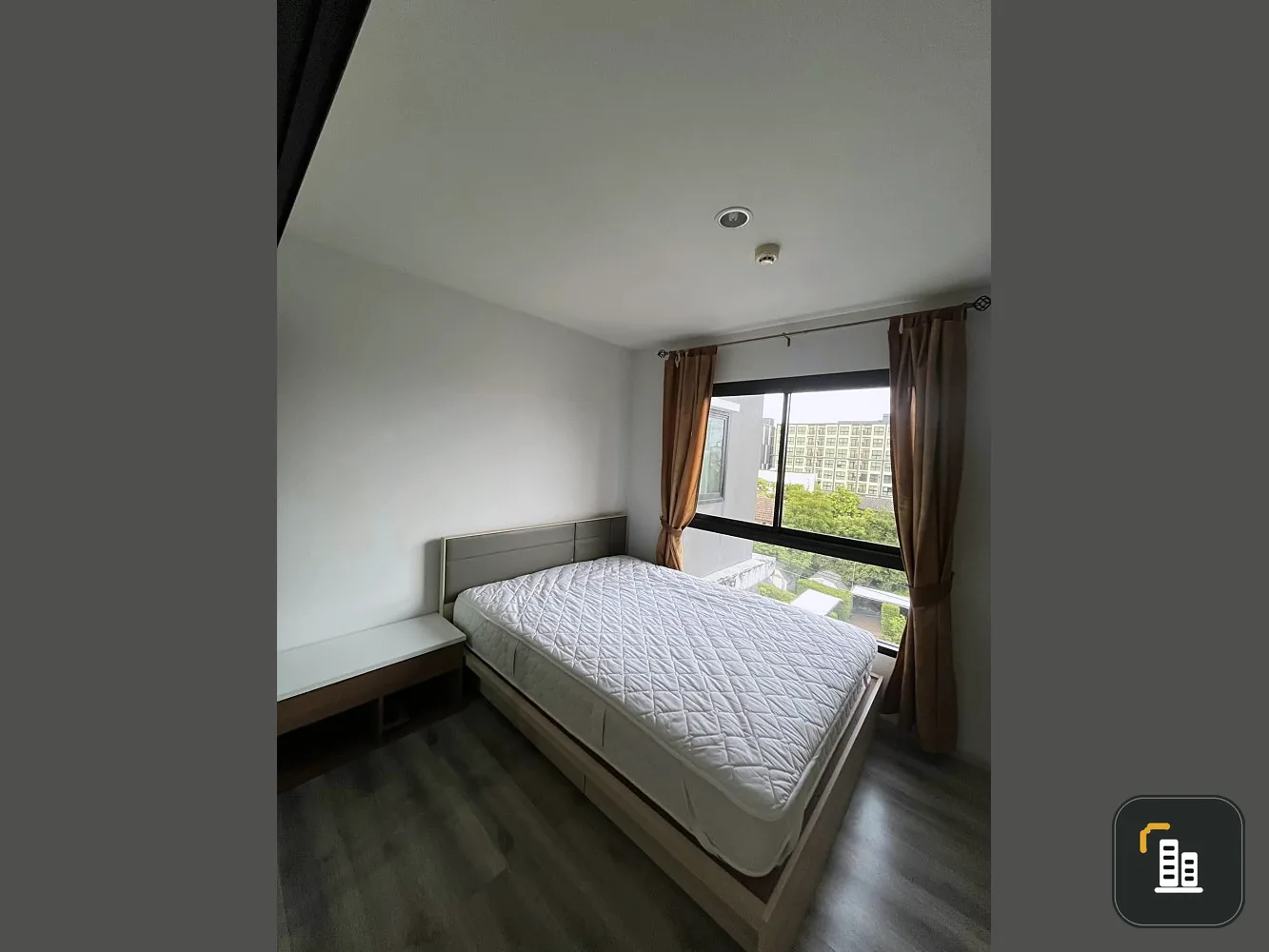 For sale: The Excel Bearing Lasalle 11, 11 rooms, separated into sections, fully furnished. You must not miss it.