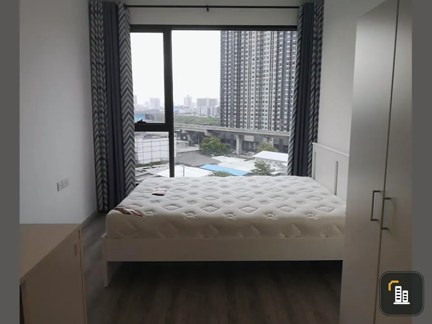 For rent Ideo Mobi Asoke, the central area here is very beautiful. Descriptive pool view Hurry up and book now!!