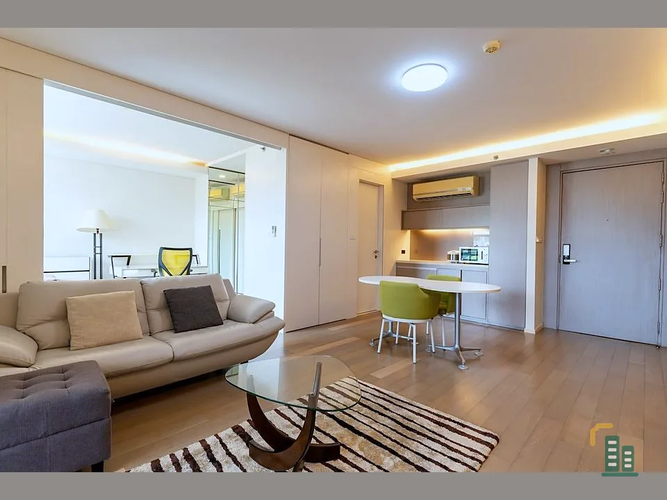 For sale: Sukhumvit 61 Mode, bright and airy room, lots of usable space, simply decorated but complete, hurry and reserve now.