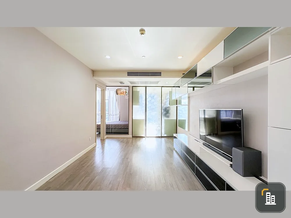 For sale/rent: The Room Sathorn, Pan Road, spacious room with complete facilities. Hurry and book before it's gone.