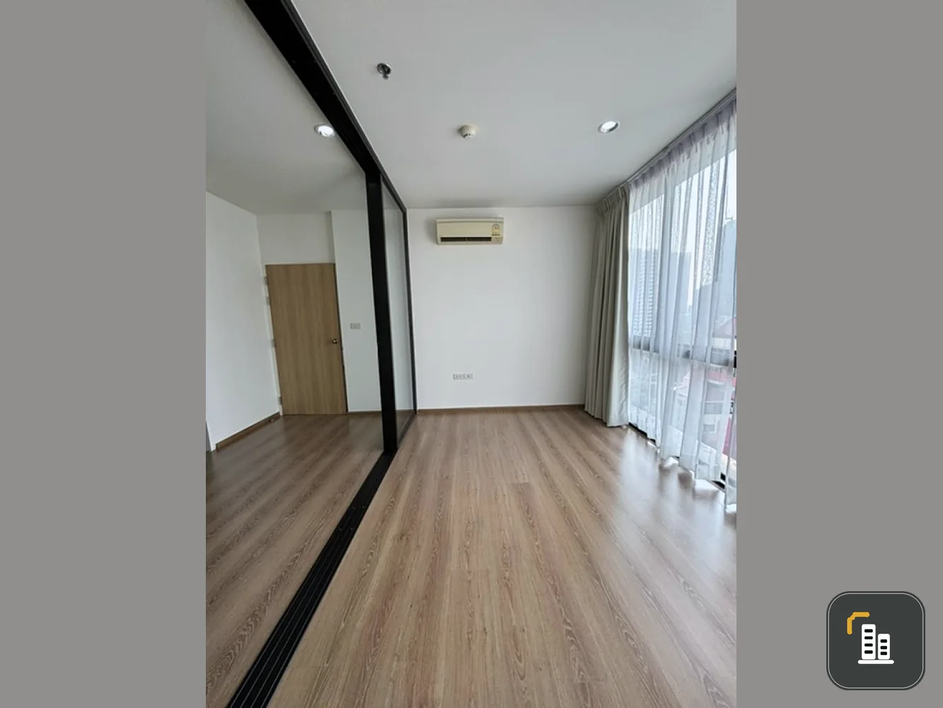 For sale: The Issara Lat Phrao, 11th floor, north side, spacious room, comfortable, nice to live in, reserve now, don't miss out, hurry!
