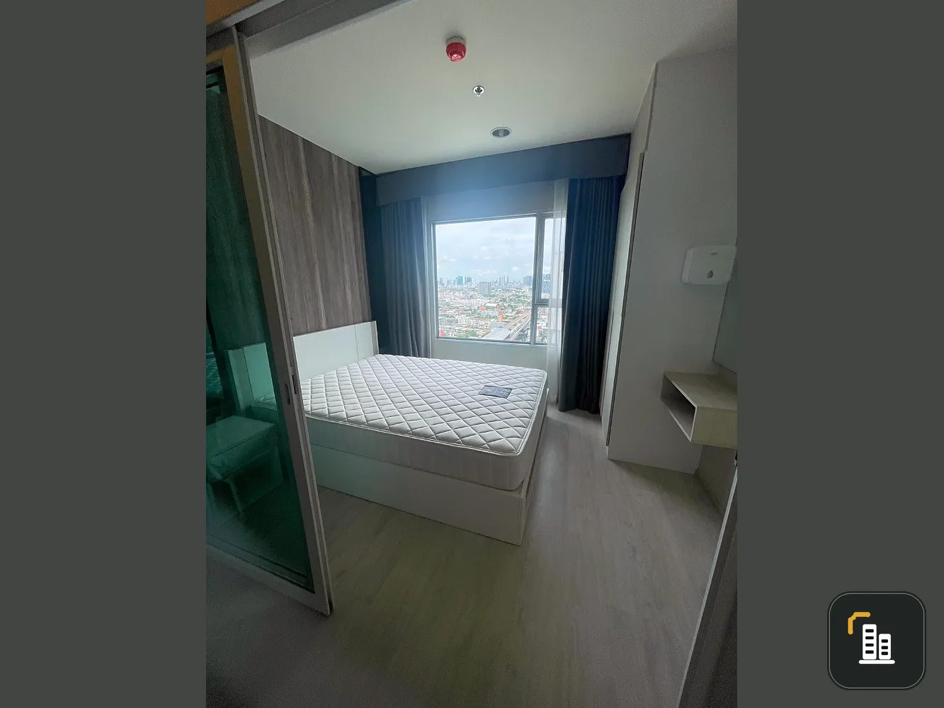 For sale: Aspire Ratchada-Wong Sawang, 24th floor, swimming pool view, partitioned room, fully furnished, reserve now!