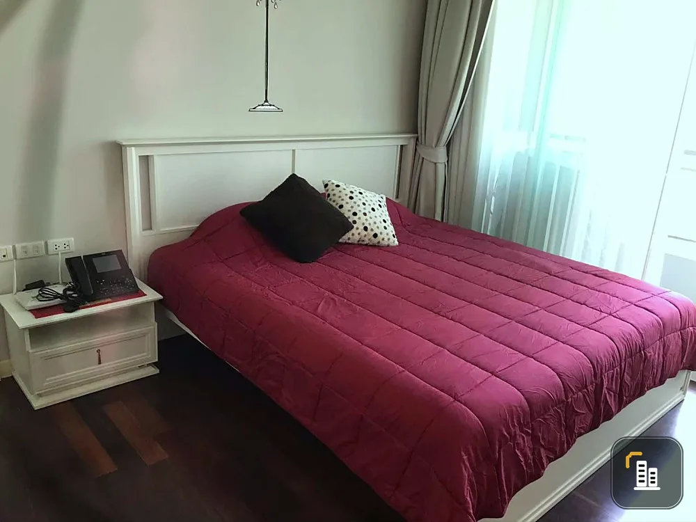 For sale: Circle Condominium. Fully furnished. Ready to move in. Just bring your bags and come quickly!