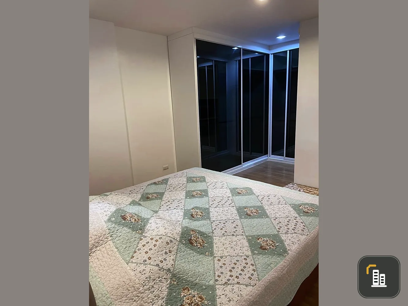 Urgent sale: The Silk Phahon Yothin 9, fully furnished, complete with furniture. Hurry and reserve now! Urgent!