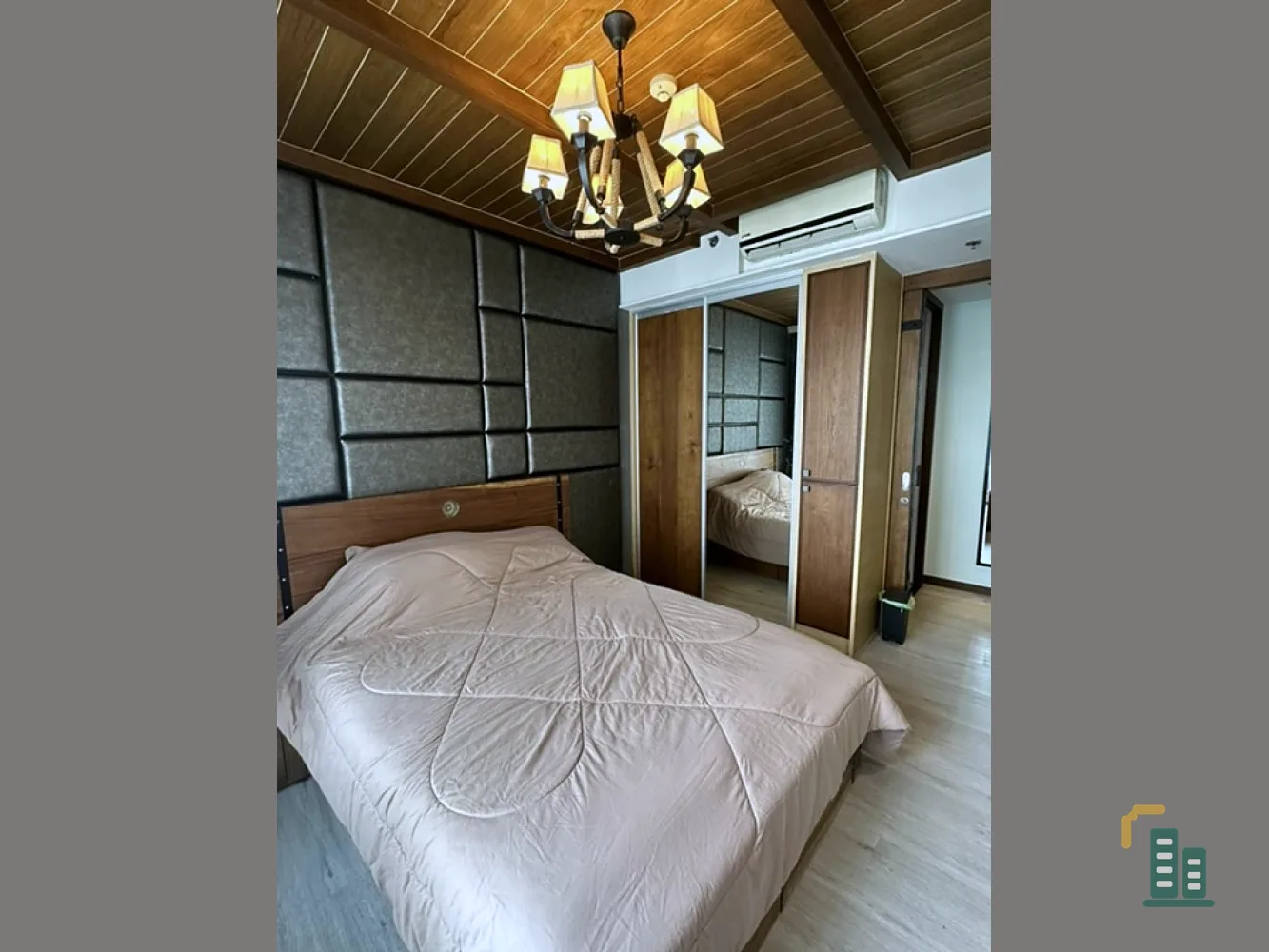 For rent: The Loft Ekkamai, 17th floor, decorated in Loft style, beautiful room, fully furnished. If interested, hurry and reserve now. Don't wait, hu
