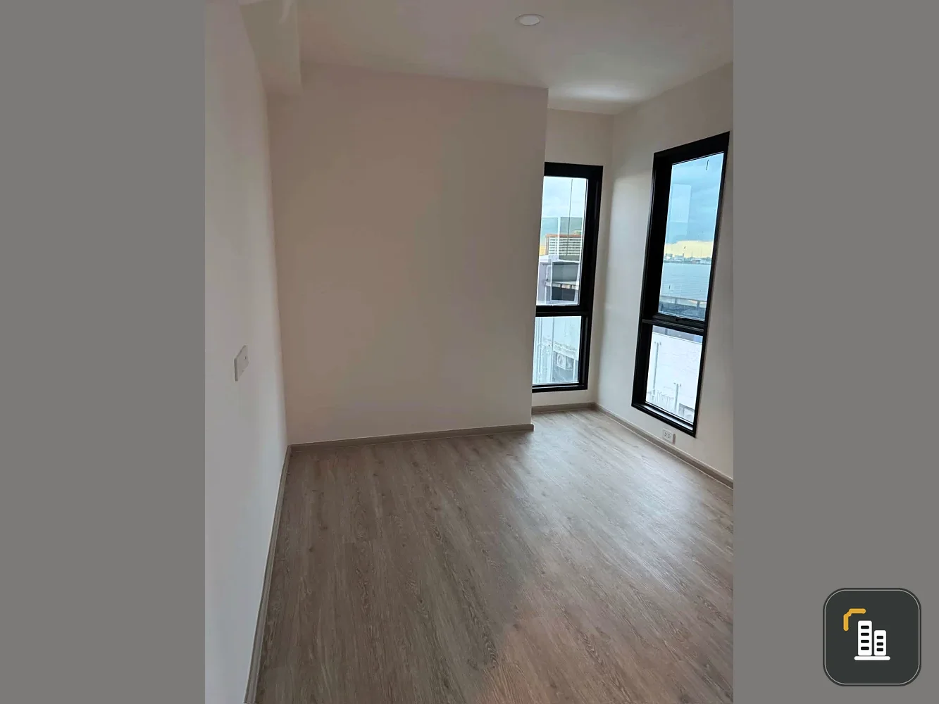 For rent: Origin Plug & Play Sirindhorn Station, spacious corner unit. Pet-friendly! Book now!