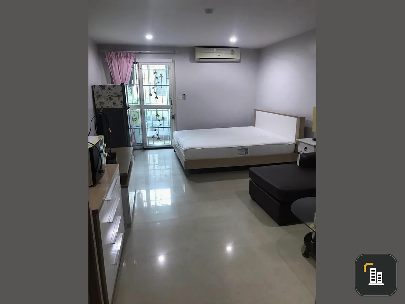 For sale, for rent, Regent Home Condo, Phahon Yothin 57, Phase 3, fully furnished, ready to move in, just bring your bags.