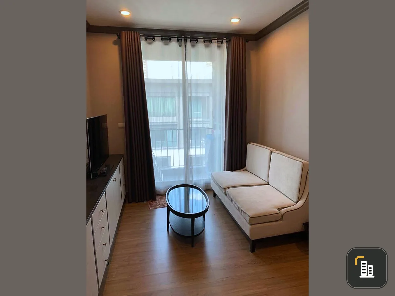 For rent: The Reserve Kasemsan 3, top floor, beautiful view, pool view, ready to move in, complete with furniture and appliances, book now.