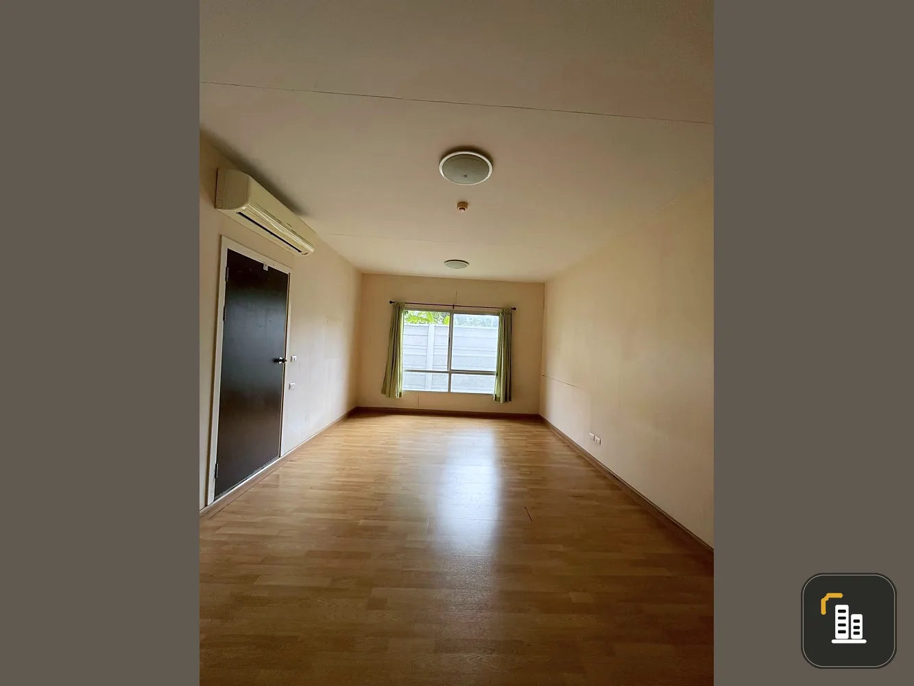 Urgent sale: The Tree Lat Phrao Wang Hin, empty, not expensive, room decoration lovers, you shouldn't miss it.