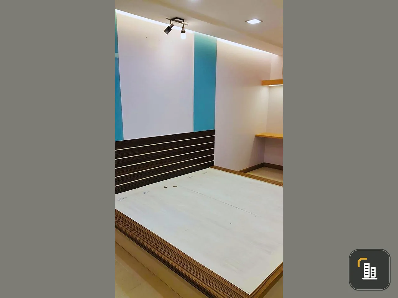 For sale: Supalai Park, Tiwanon Intersection. Nice view by the swimming pool, cool breeze. Fully furnished with built-in furniture. Hurry and reserve