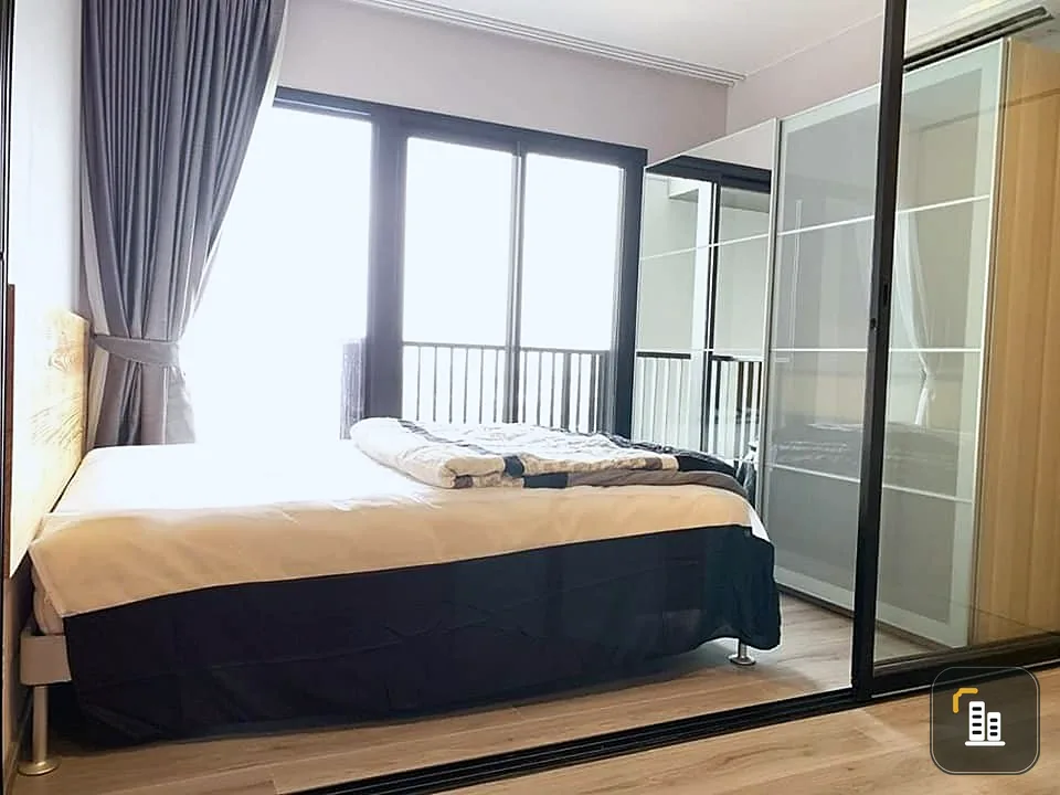 Condo for rent, The Politan Rive, 40th floor, size 30.44 sq m, high view, bring your bags.
