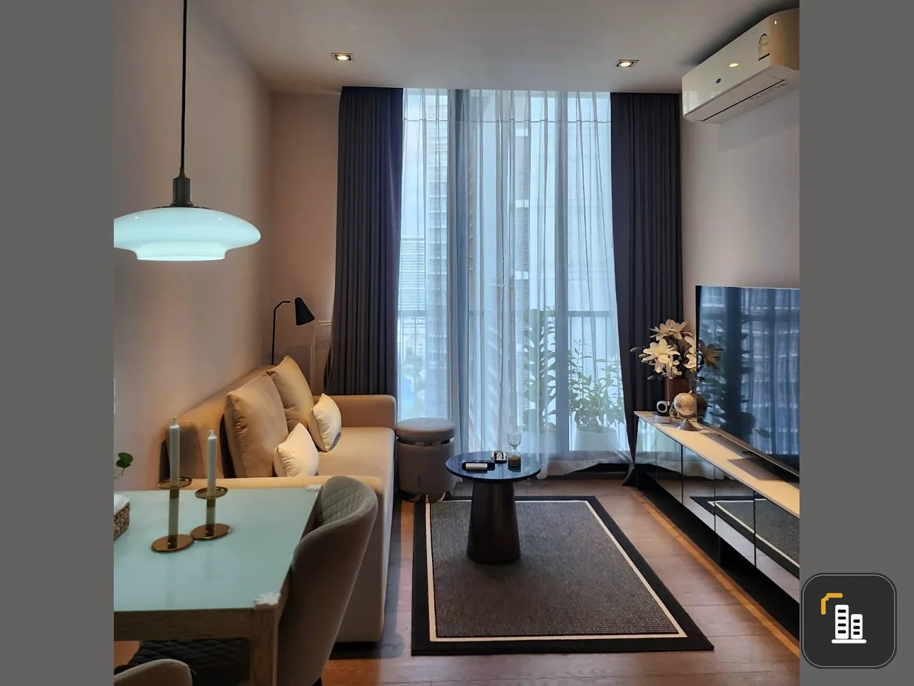 For rent: Park 24 Origin Phrom Phong, very beautiful room, like staying in a great hotel, full built-in furniture, don't miss it.