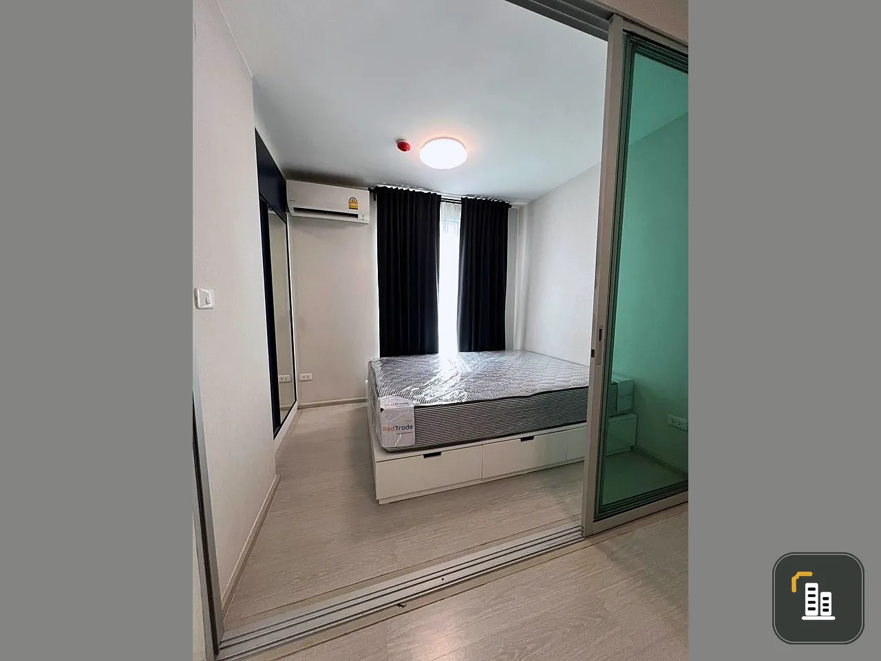 For sale: Plum Condo Ramkhamhaeng 60 Interchange, fully furnished and equipped with electrical appliances. Hurry and reserve before you miss out.