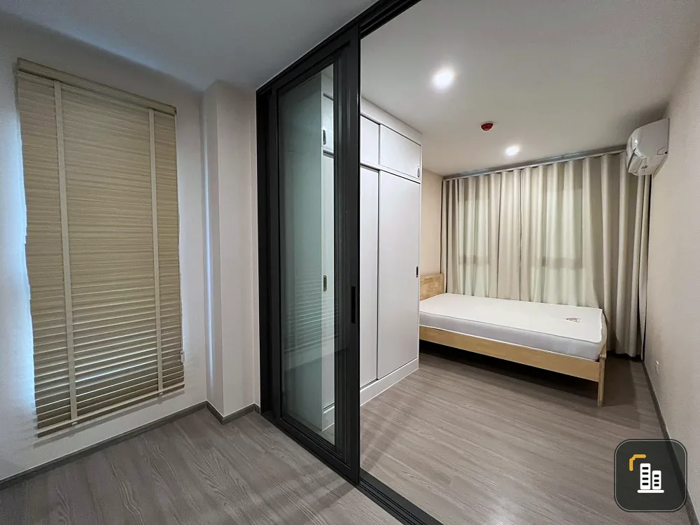 For rent: Aspire Rathayothin, 4th floor, corner room, innermost, quiet, private, move quickly, don't wait.
