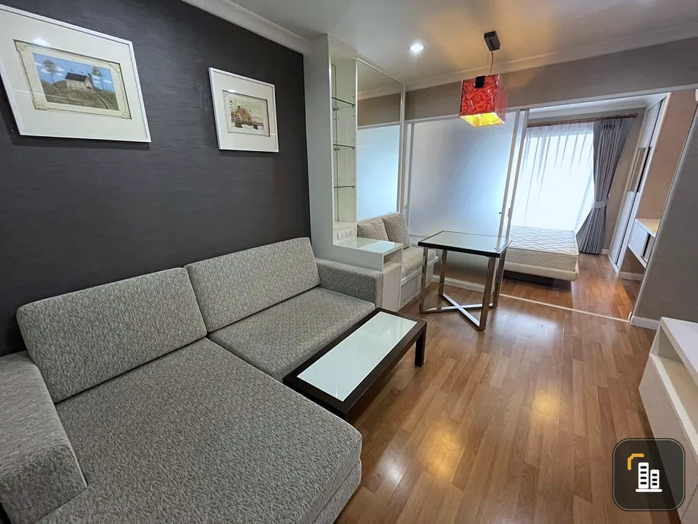 For rent: Lumpini Place Rama 9 Condo, well-separated rooms, great price. If you miss it, you'll regret it later. I'm telling you.