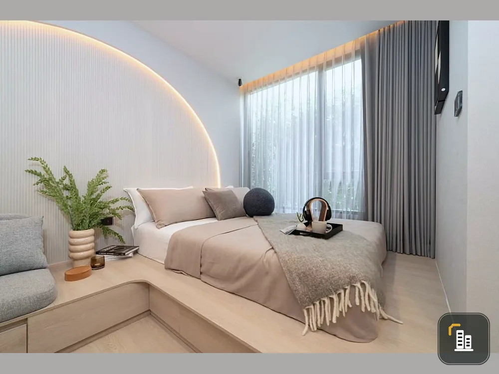 Down payment sale, Reference Sathorn-Wongwian Yai, 5th floor, studio room with walk-in closet. If you don't reserve, you'll miss out.