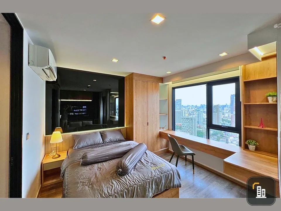 For rent Life Ladprao Valley, a beautifully decorated room, well-built, 34th floor, with a high view. I must say that you must book.