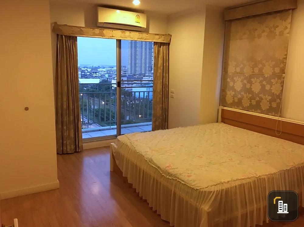 For sale: Lumpini Ville Prachachuen-Phongphet, very spacious room, decorated in a warm style, with plenty of furniture. You must not miss it.