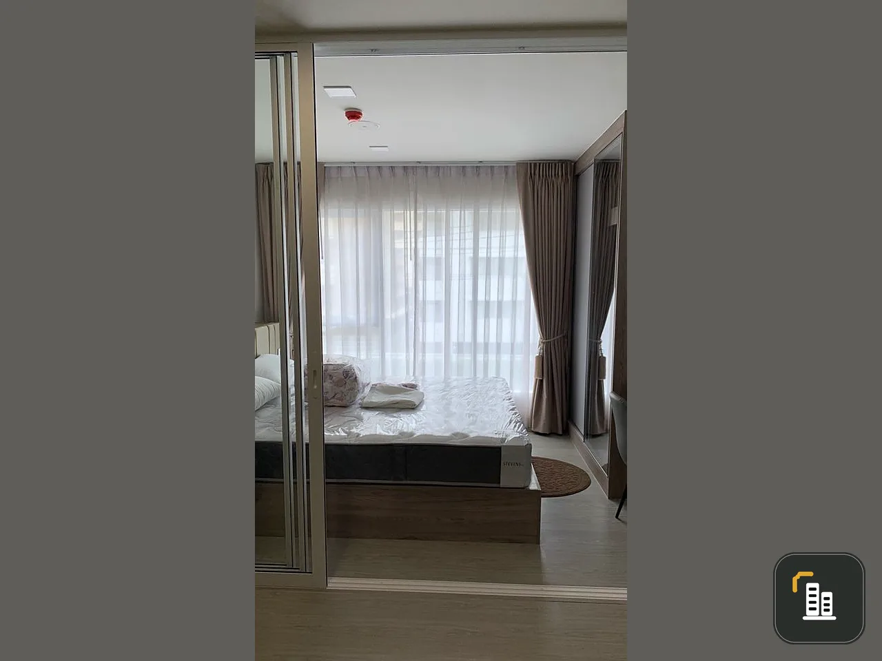 For sale: Cave Town Island, 3rd floor, corner room, separate kitchen, complete with furniture and appliances. Buy now, don't miss out.