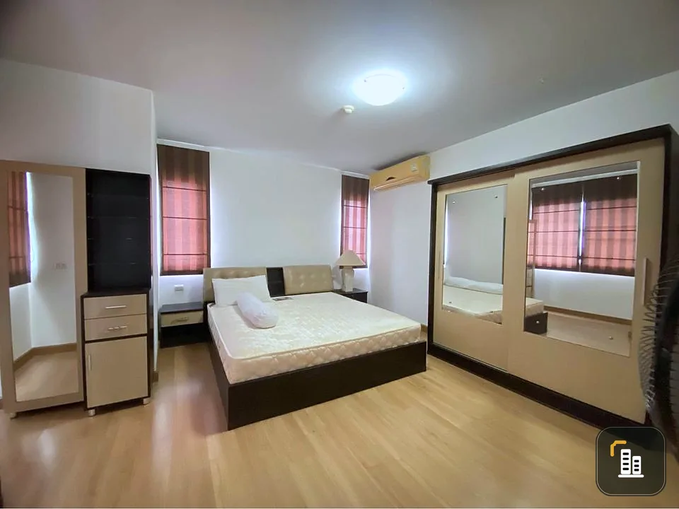 For sale: Supalai Park Srinakarin, corner room, large size, lots of space, feels like being at home. Interested? Book now!