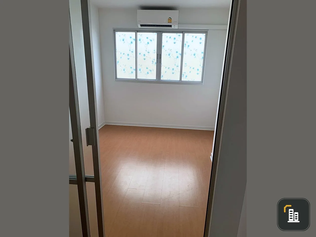 For sale: Lumpini Condo Town Ramintra - Nawamin, corner room, very private. Interested in owning one, reserve now!