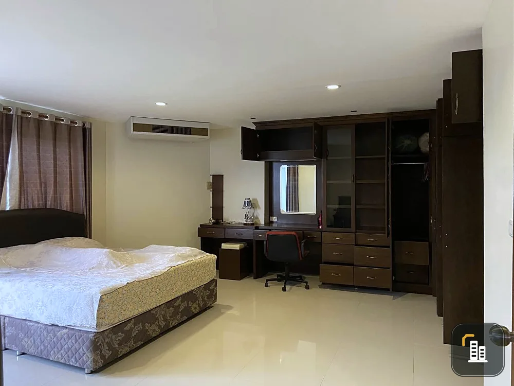 For rent: Grand View Condo Pattaya (Jomtien), spacious room, fully furnished, move in now