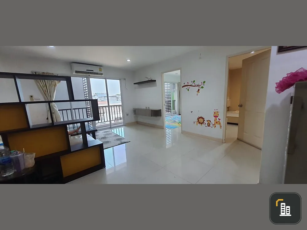For sale: The Green Condo, 2 very large rooms, 64 sq m. Clean, bright, airy, can be decorated as you like. Don't miss it.