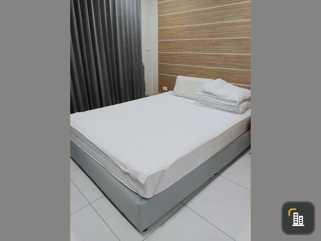 For sale: Well Marina Condo (Jomtien), a luxury condo by the sea with a private pier, where you can park your boat in the water or on land. Interested