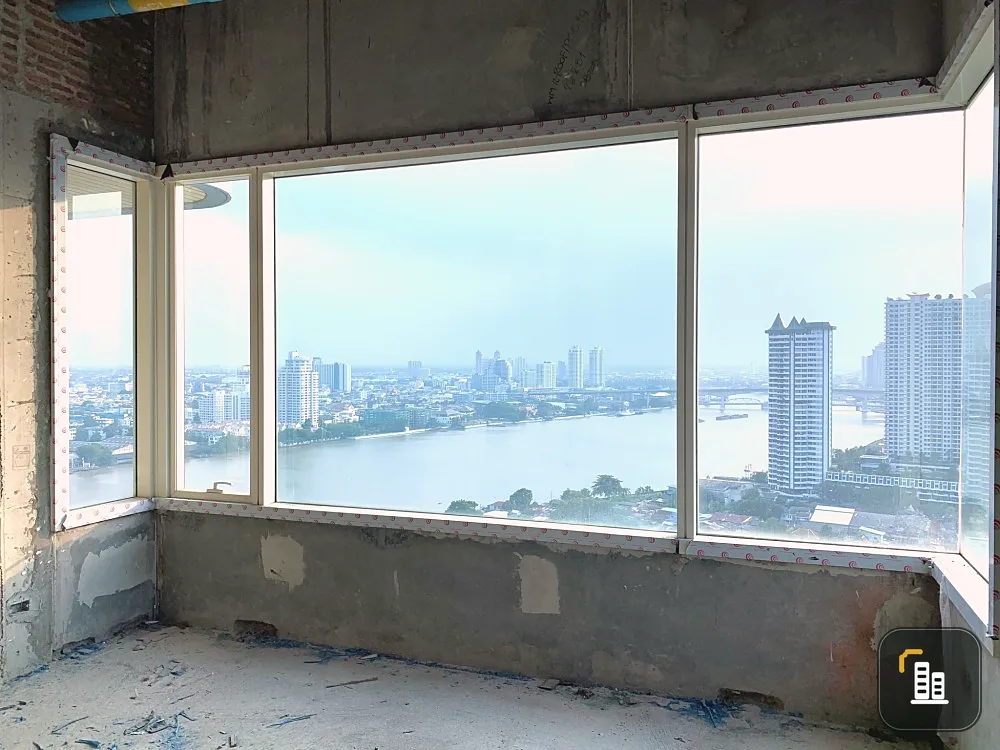 For sale: Watermark Chao Phraya River, 3-storey penthouse, high ceiling, over 100 sq m rooftop. Hurry and reserve now!