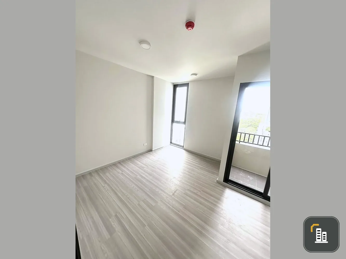 For sale, Quintara My Jane Ratchada - Huai Khwang, clean room, bright, comfortable, good location, convenient transportation, hurry and book now.