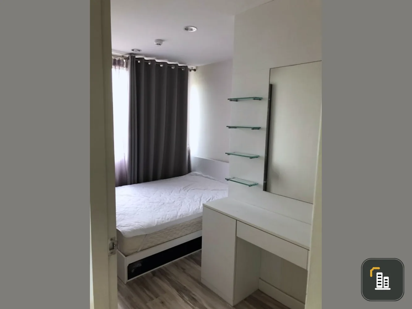 For sale: Sammakorn S9 Condominium, 3rd floor, fully furnished room, ready to move in. Buy now, hurry!