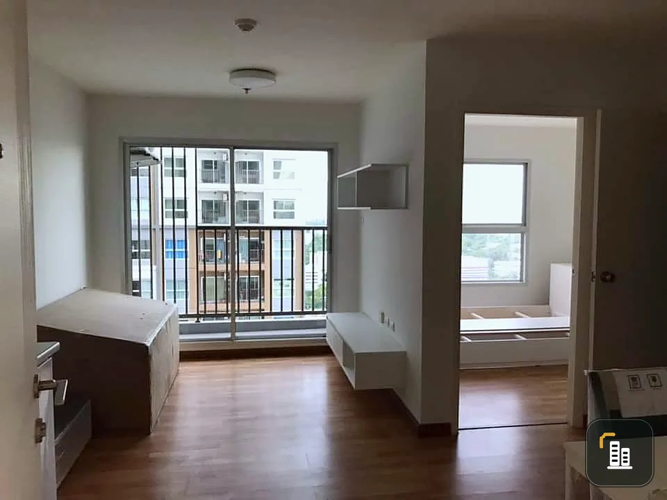 For sale: The Trust Condo Ngamwongwan, separate rooms, decorated in white tones, pleasing to the eye. Hurry and reserve your ownership.