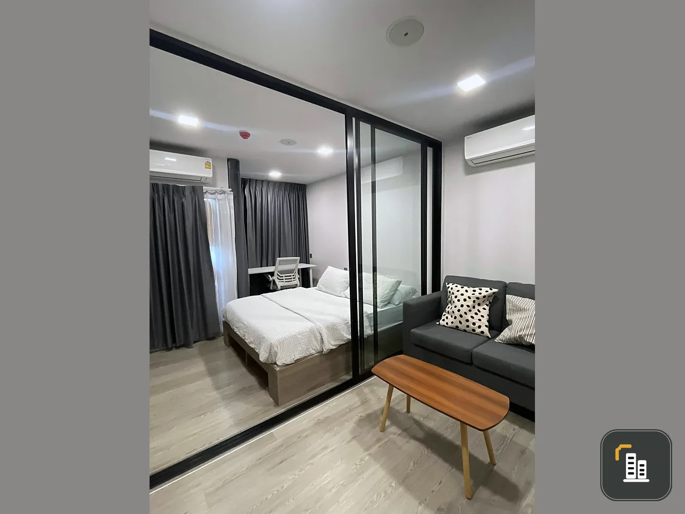 Urgent sale, Cave Town Colony, 8th floor, separate rooms, beautifully decorated, ready to live in, with amenities, don't miss it.