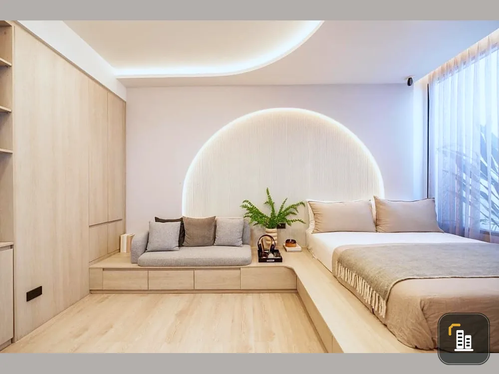 Down payment sale, Reference Sathorn-Wongwian Yai, high floor, studio room, very good location, no blocked view, hurry and book now.