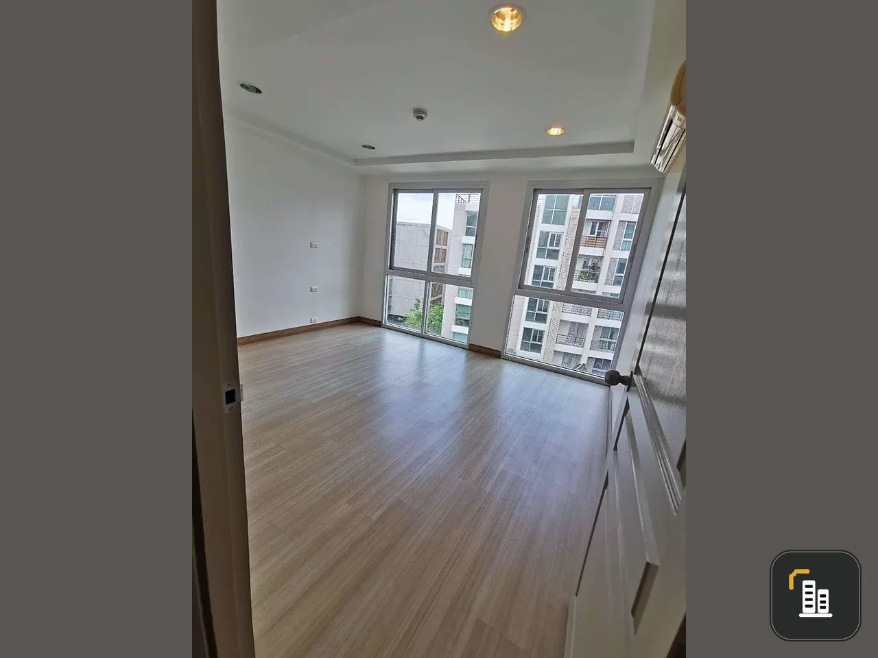 For sale: Resort Ta Yen Akat, large room, 3 bedrooms, poolside atmosphere, suitable for family living, urgent