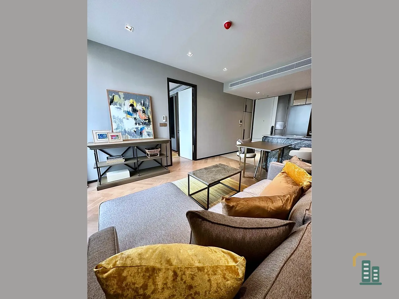 For rent: The Reserve 61 Hideaway with long balcony, not crowded condo, quiet, exclusive, book now!