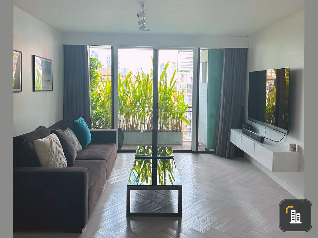 For rent: Pearl Residence Sukhumvit 24, Penthouse floor, large room, suitable for a family, move in now.
