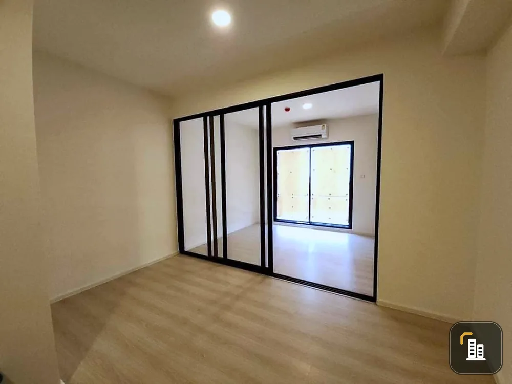 Selling down payment, A Space Mega 2, clean room, airy, high floor, 24th floor, beautiful view, reserve now, don't hesitate.