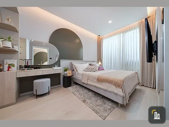 Down payment sale, Reference Sathorn-Wongwian Yai, high floor, spacious room, BTS view, you must not miss it.