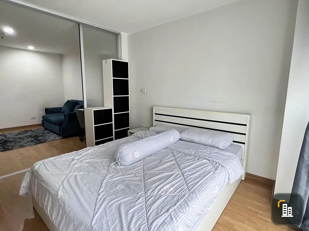For sale: U Delight @ Huai Khwang Station, Building A, 5th floor, quiet corner room, fully furnished and equipped with electrical appliances.