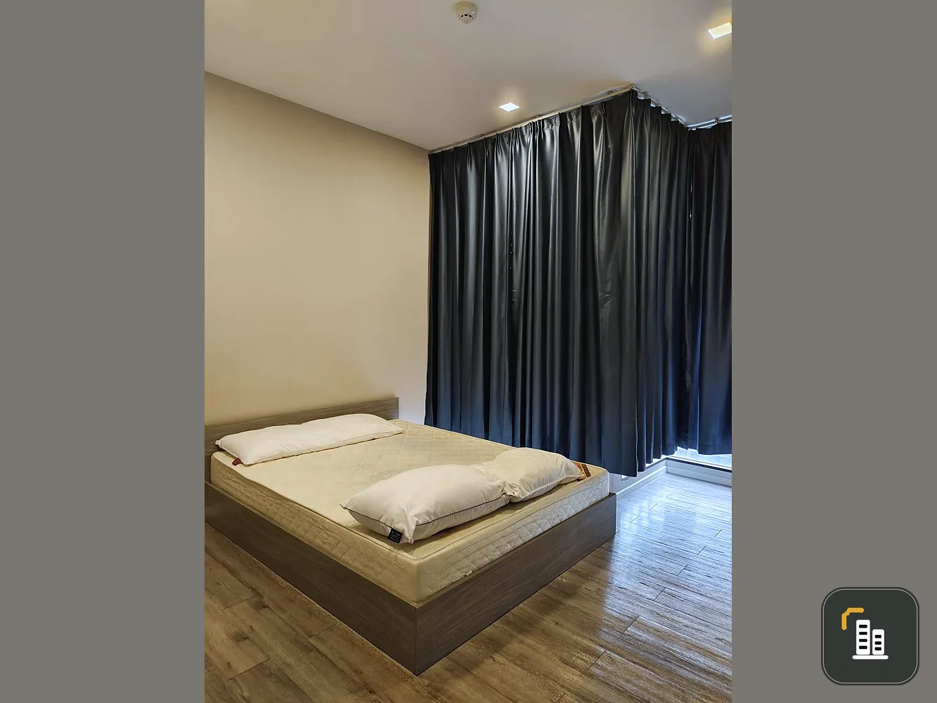 For sale/rent: Brown Condo Ratchada 32, not hot, swimming pool view, super chill atmosphere, fully equipped with amenities, reserve now!